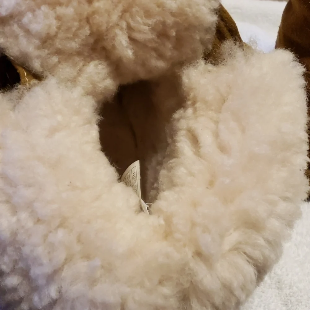 Ugg pom pom ankle boots super cute leather